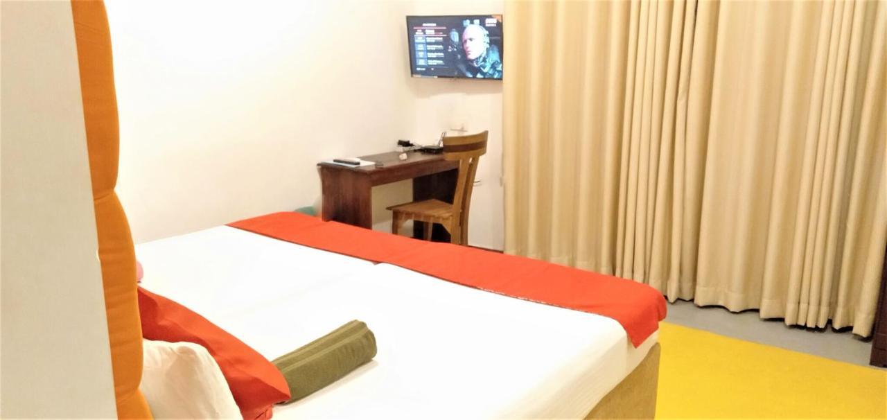 Ocean Bay Surf Resort 韦利格默 外观 照片